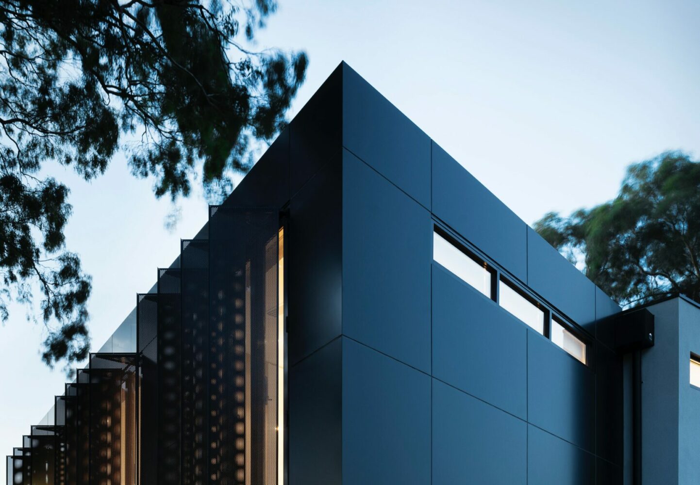 r-architecture-JvQ0Q5IkeMM-unsplash